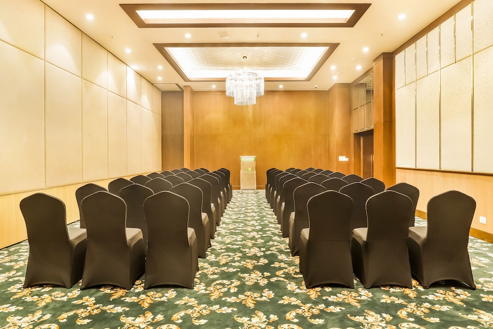 Lemon Tree Hotel Aligarh 21/25