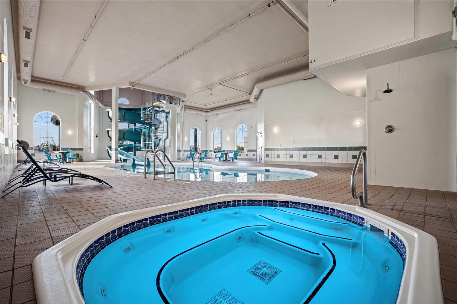 Days Inn & Suites by Wyndham Winkler 23/43