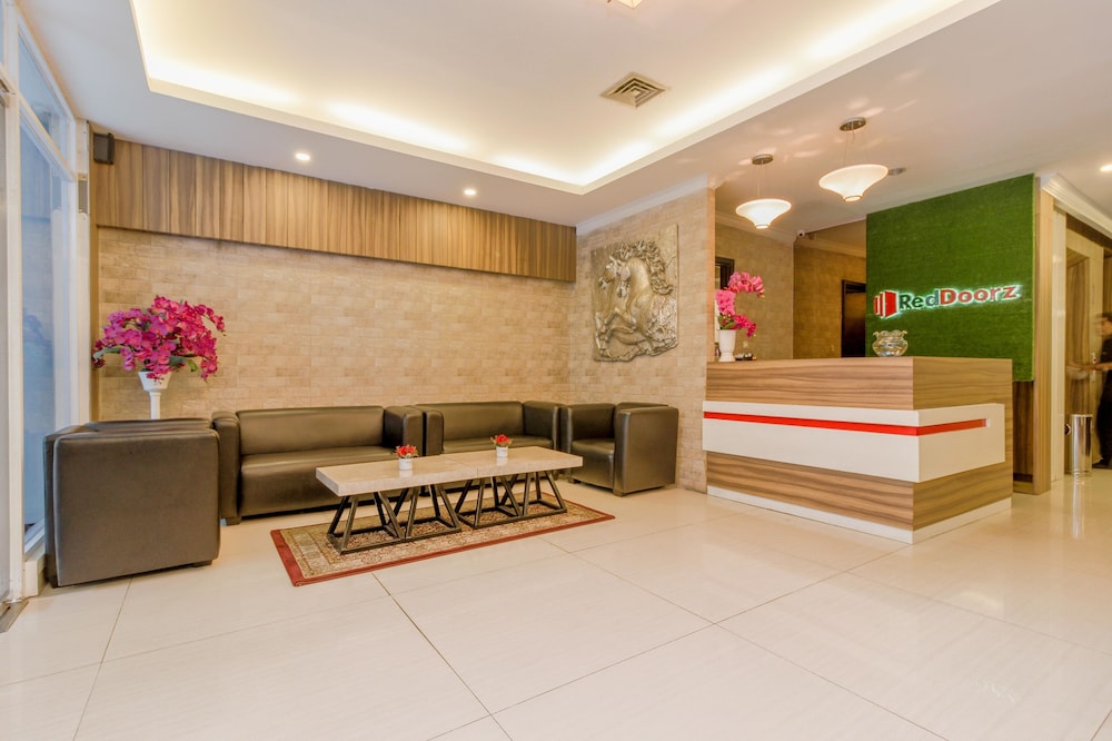 Reddoorz Plus @ Thamrin 3/50