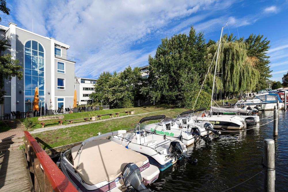 Am Schloss Kopenick By Golden Tulip Ex Best Western Hotel Am Schloss Koepenick 75/77