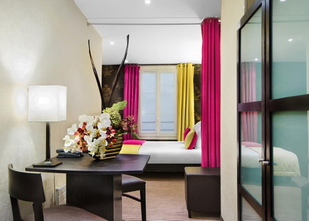Hotel Pax Opera 48/63