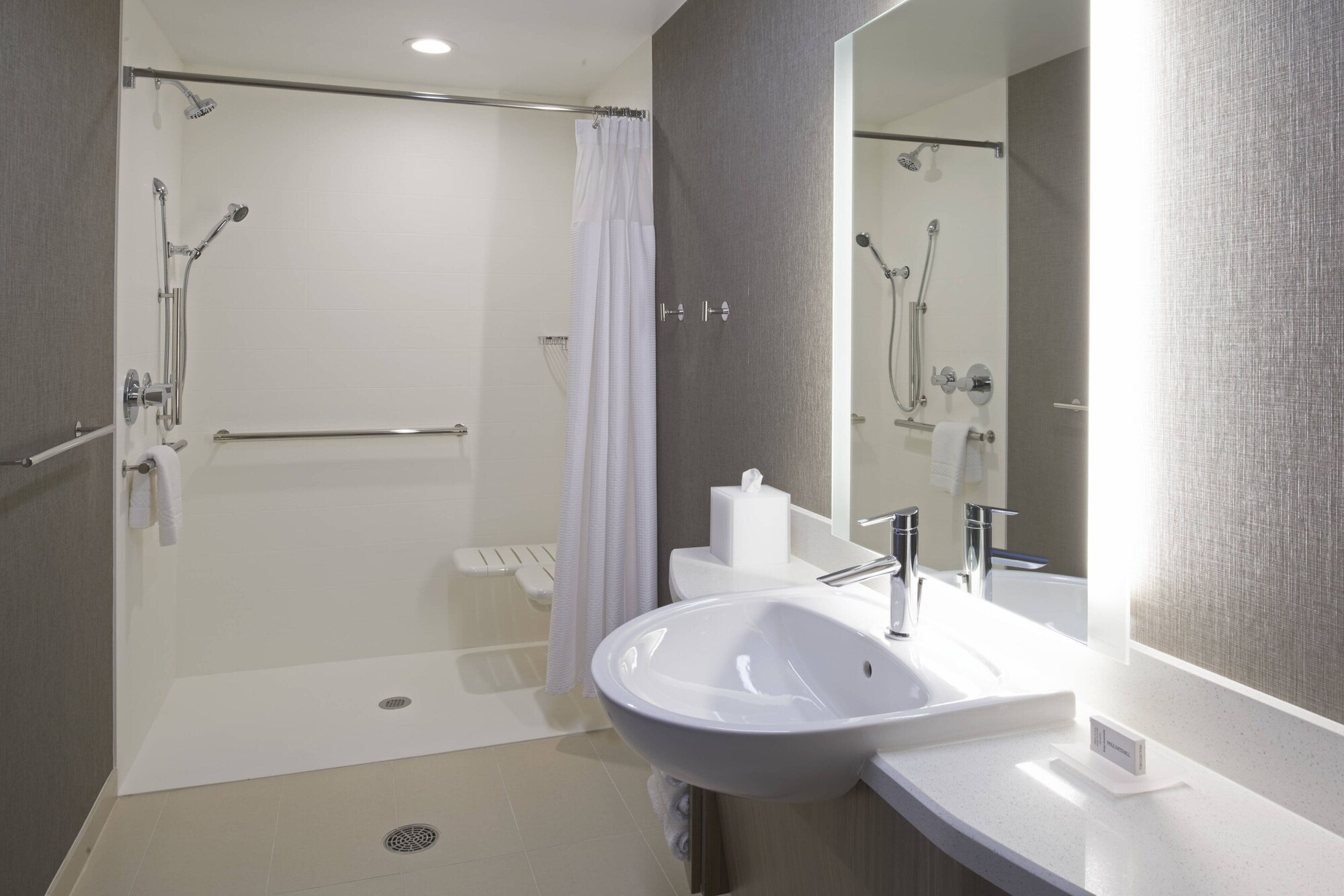 جناح بسريرين كوين مع أريكة، SpringHill Suites by Marriott East Lansing University Area 3/5