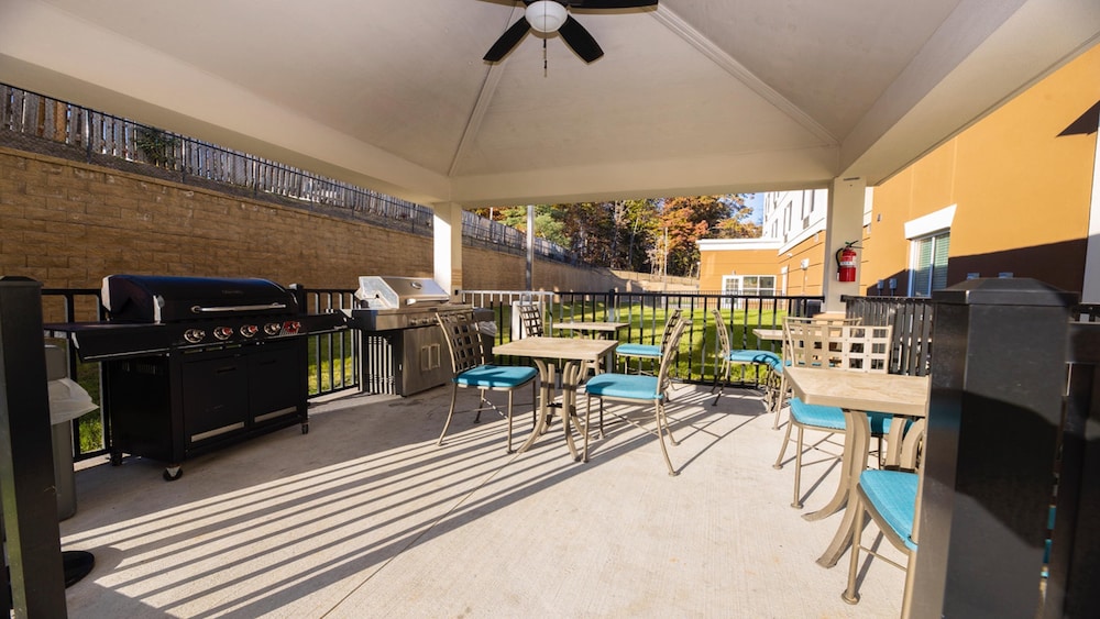 CANDLEWOOD SUITES DUMFRIES - QUANTICO 12/63
