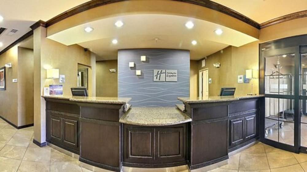 Holiday Inn Express Hotel Suites Clovis 14/49