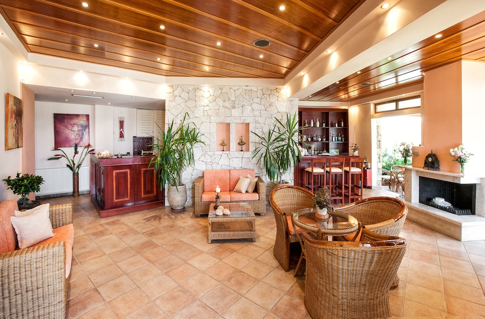 Paralio Hotel 25/50