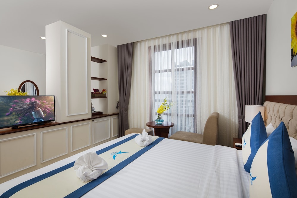 Apus Hotel 17/77