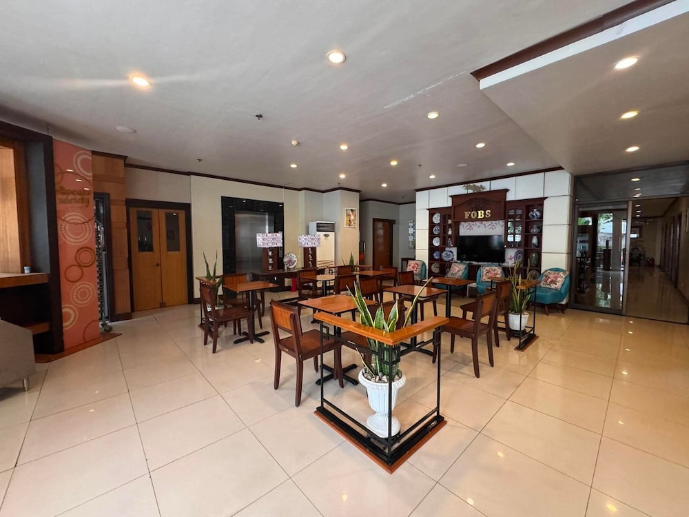Fuente Oro Business Suites 62/68
