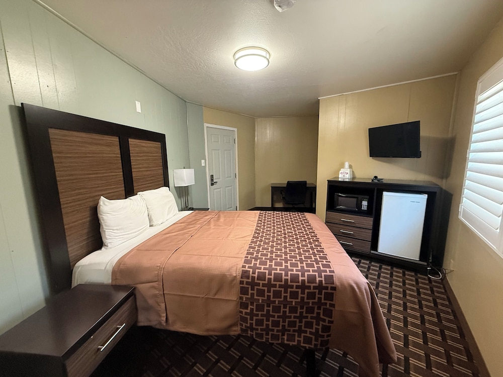 Pinewood Inn 22/55