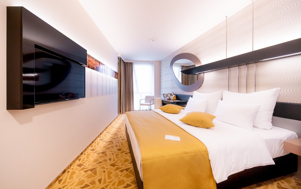 CLASSIC, DOUBLE OR TWIN BED, WITH EXTRA BED