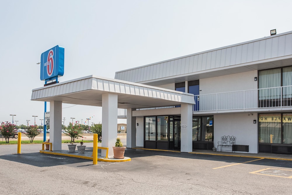 Rodeway Inn West Memphis, AR 6/52