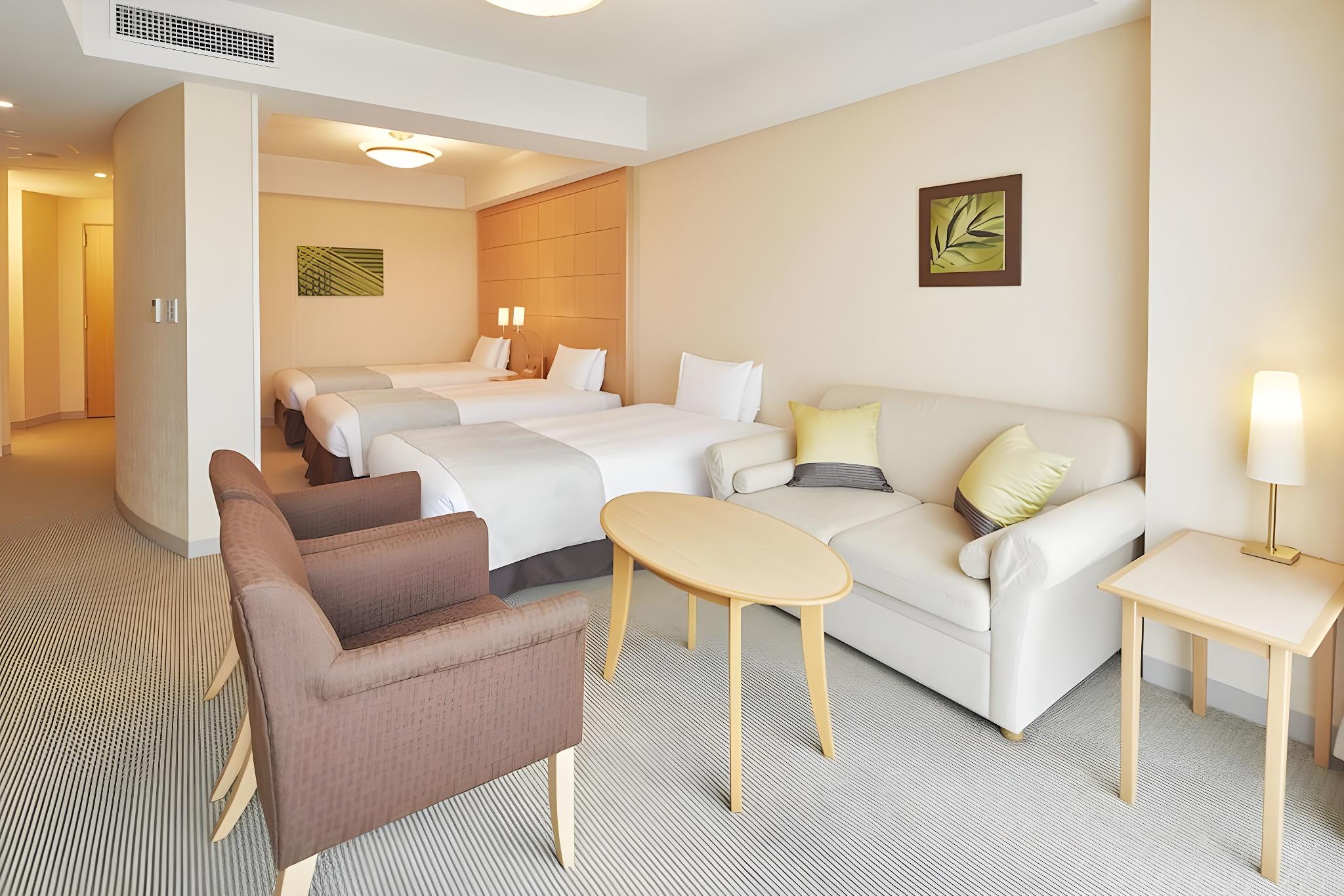 Tower, Casual, 4 Beds, Twin Beds, 2 Sofa