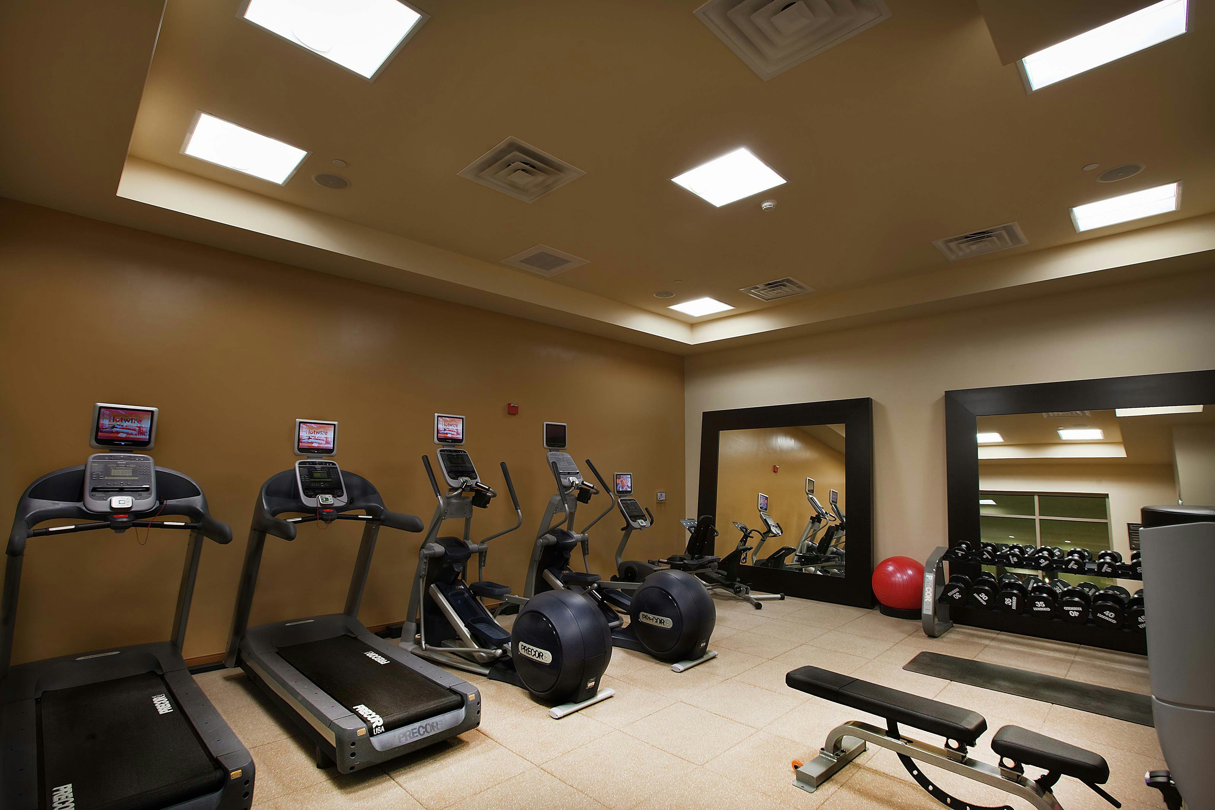 Embassy Suites Palmdale 28/63