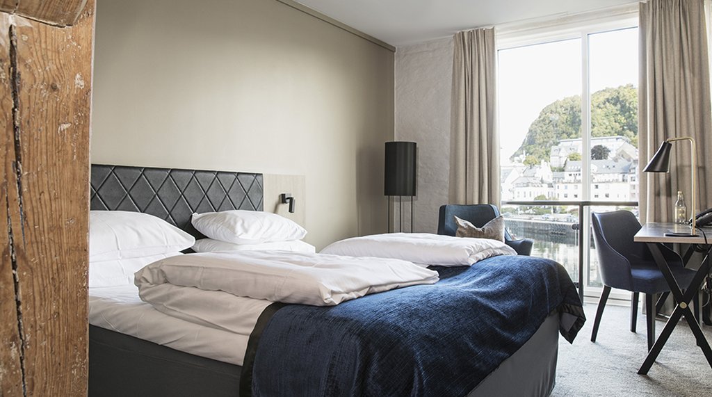 Brosundet Hotel 12/49