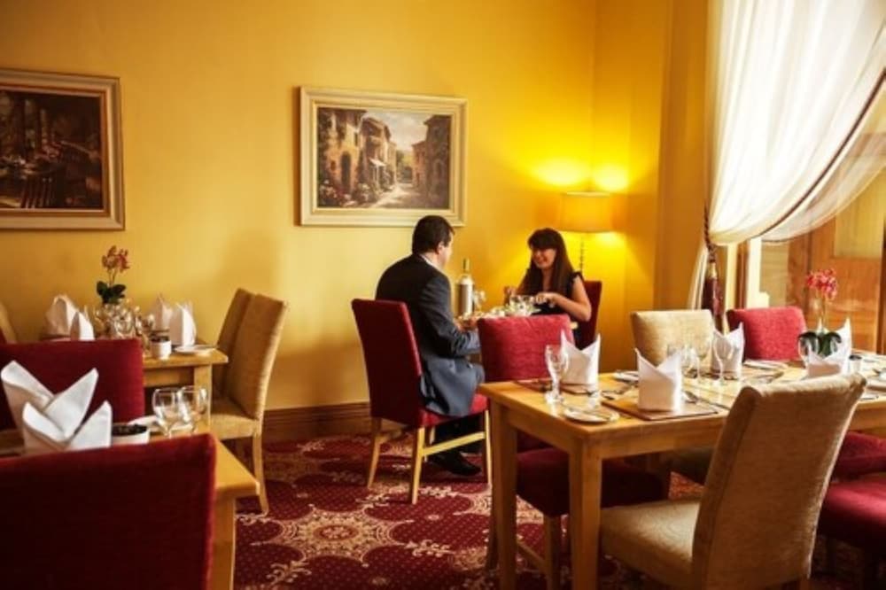 Clanree Hotel 35/44