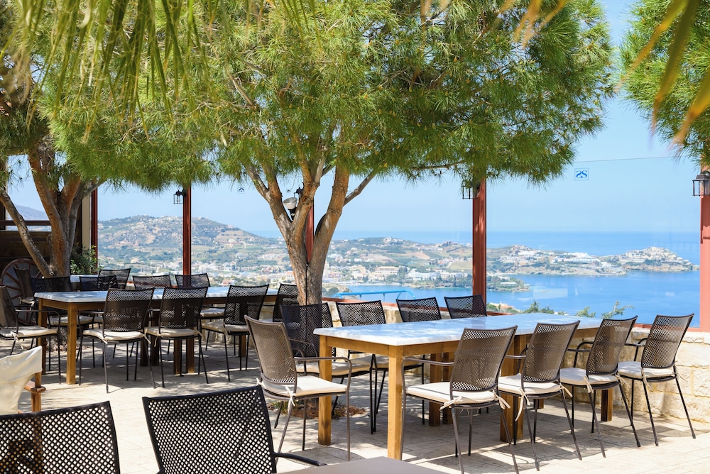 Spiros Soula Hotel 64/84