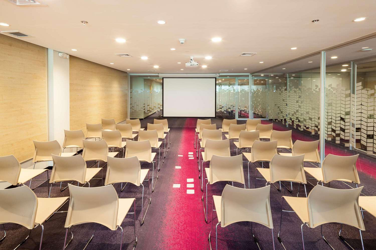 Radisson Hotel Santa Cruz 53/63