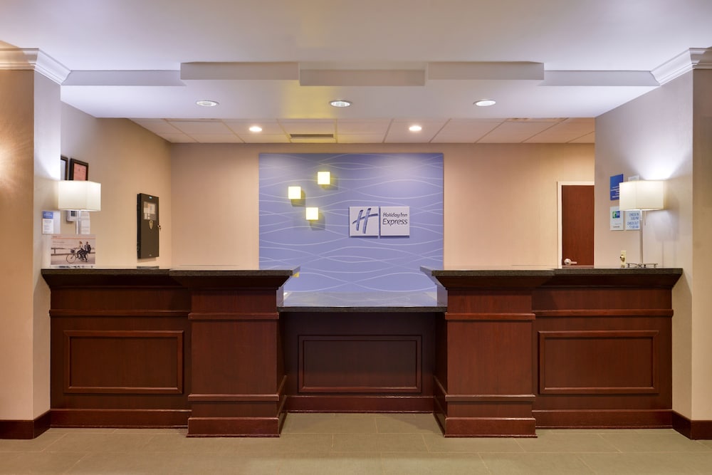 HOLIDAY INN EXPRESS CANANDAIGUA - FINGER LAKES 5/56