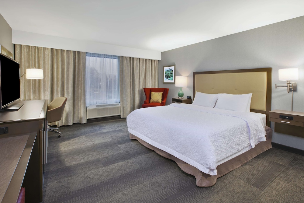 Hampton Inn by Hilton Detroit Dearborn 20/43
