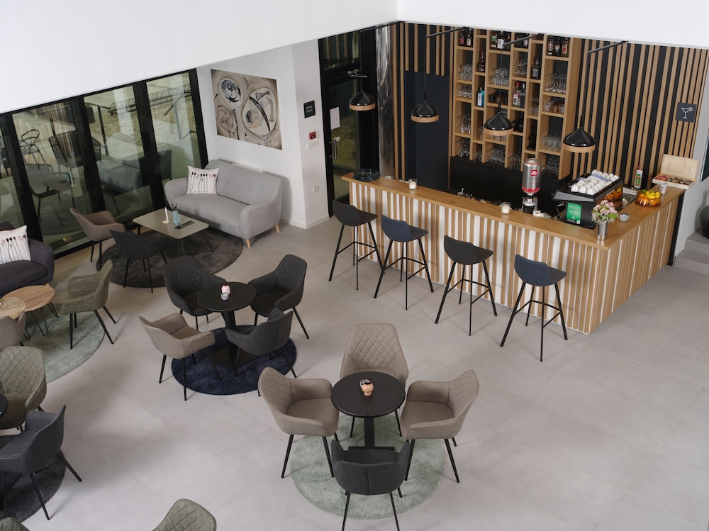 Hotel Cubis 33/59