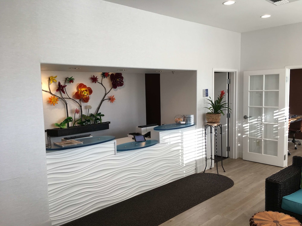 Best Western Plus Capitola By the Sea Inn Suites 8/55