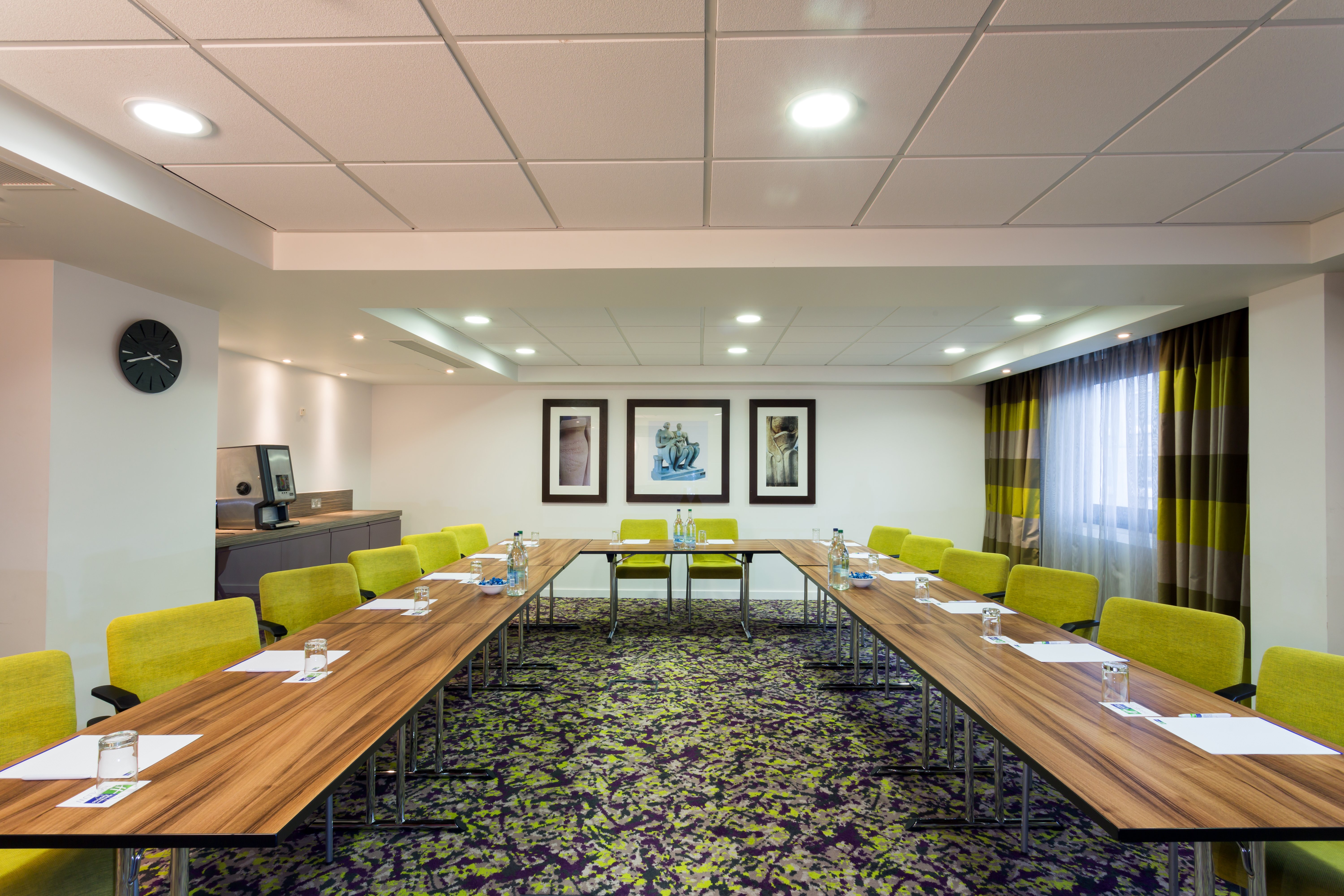 HOLIDAY INN EXPRESS HARLOW 70/74