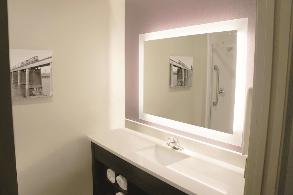 La Quinta Inn & Suites by Wyndham Chattanooga - Lookout Mtn 21/41