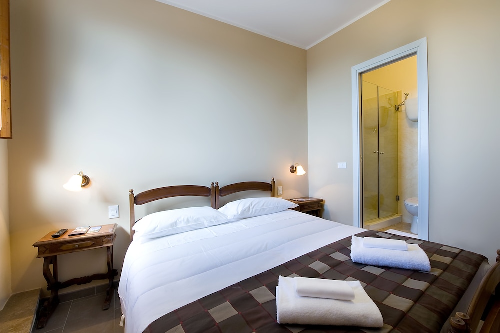 Properzio Hotel 11/25