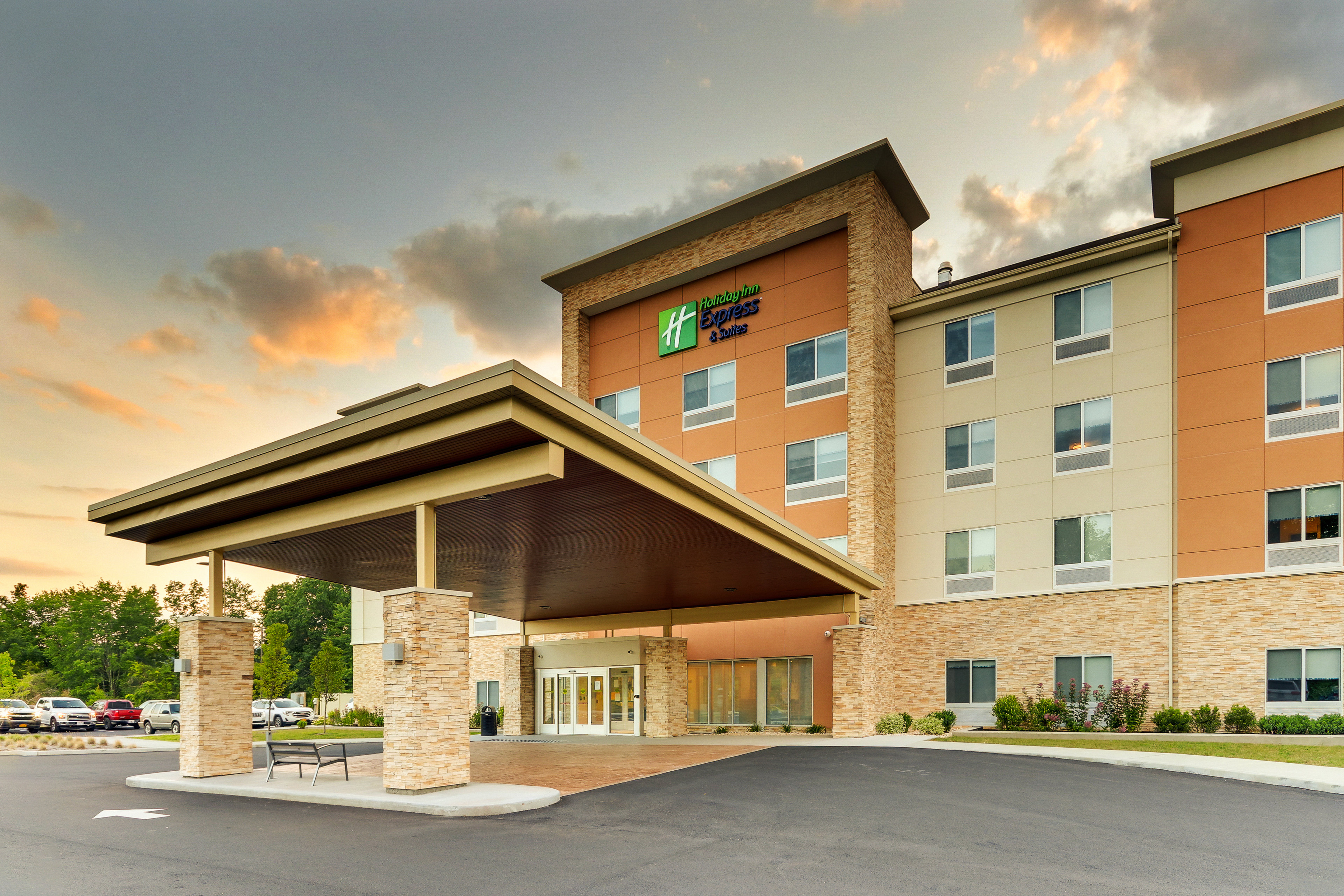 Holiday Inn Express and Suites Saugerties - Hudson Valley 57/61