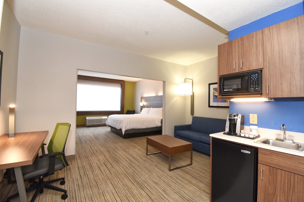 Holiday Inn Express Hotel And Suites Southern Pines Pinehurst Area 28/41