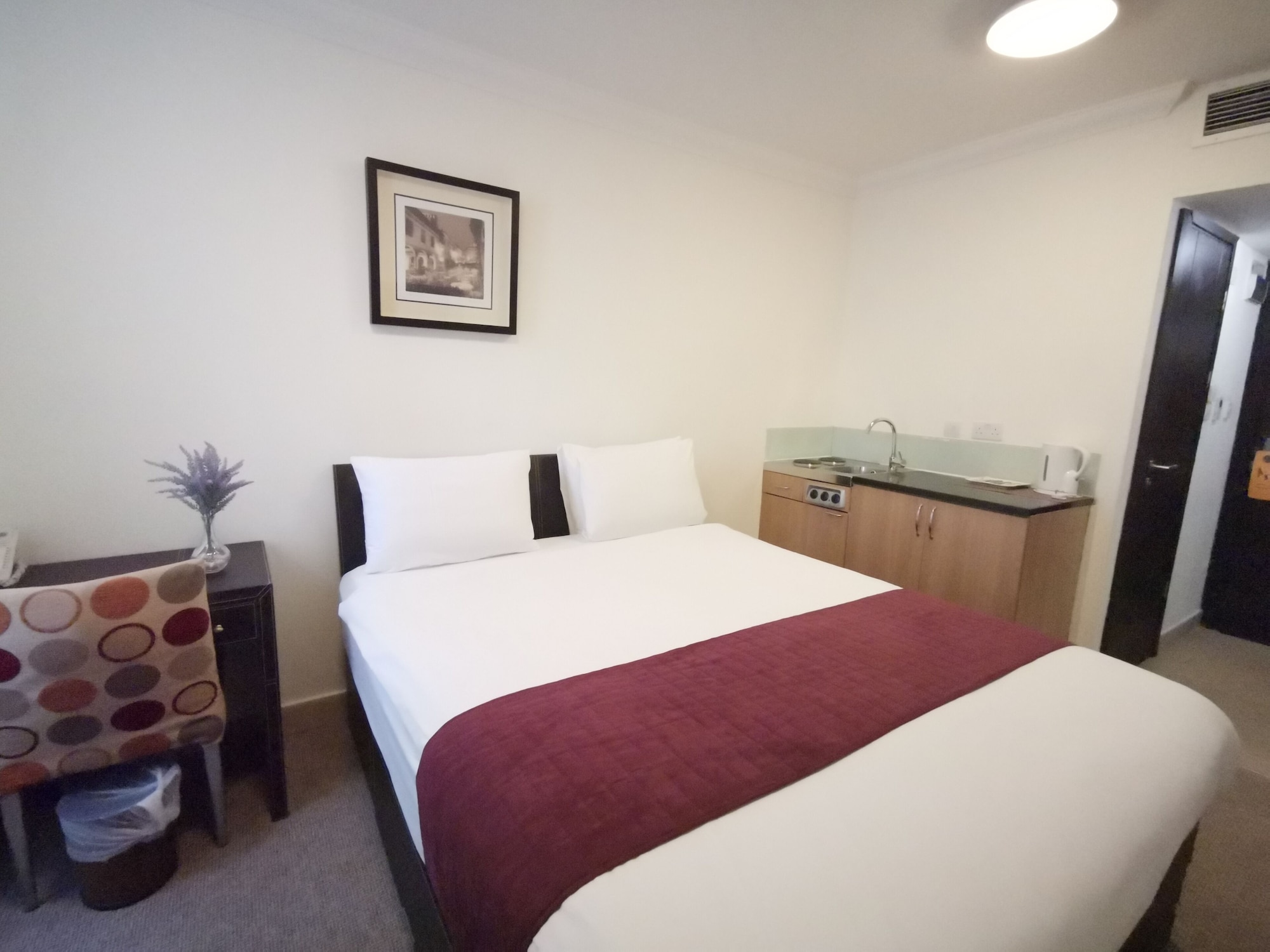 Economy, Basement, Double Bed، The Royale Chulan Hyde Park 3/10