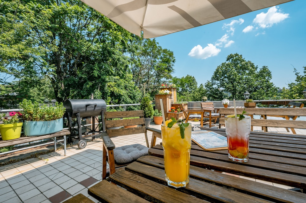 Island Hostel - Adults only 32/49