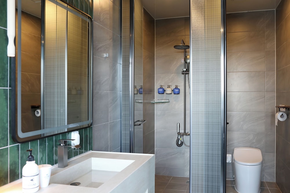Avvio Hotel 49/50