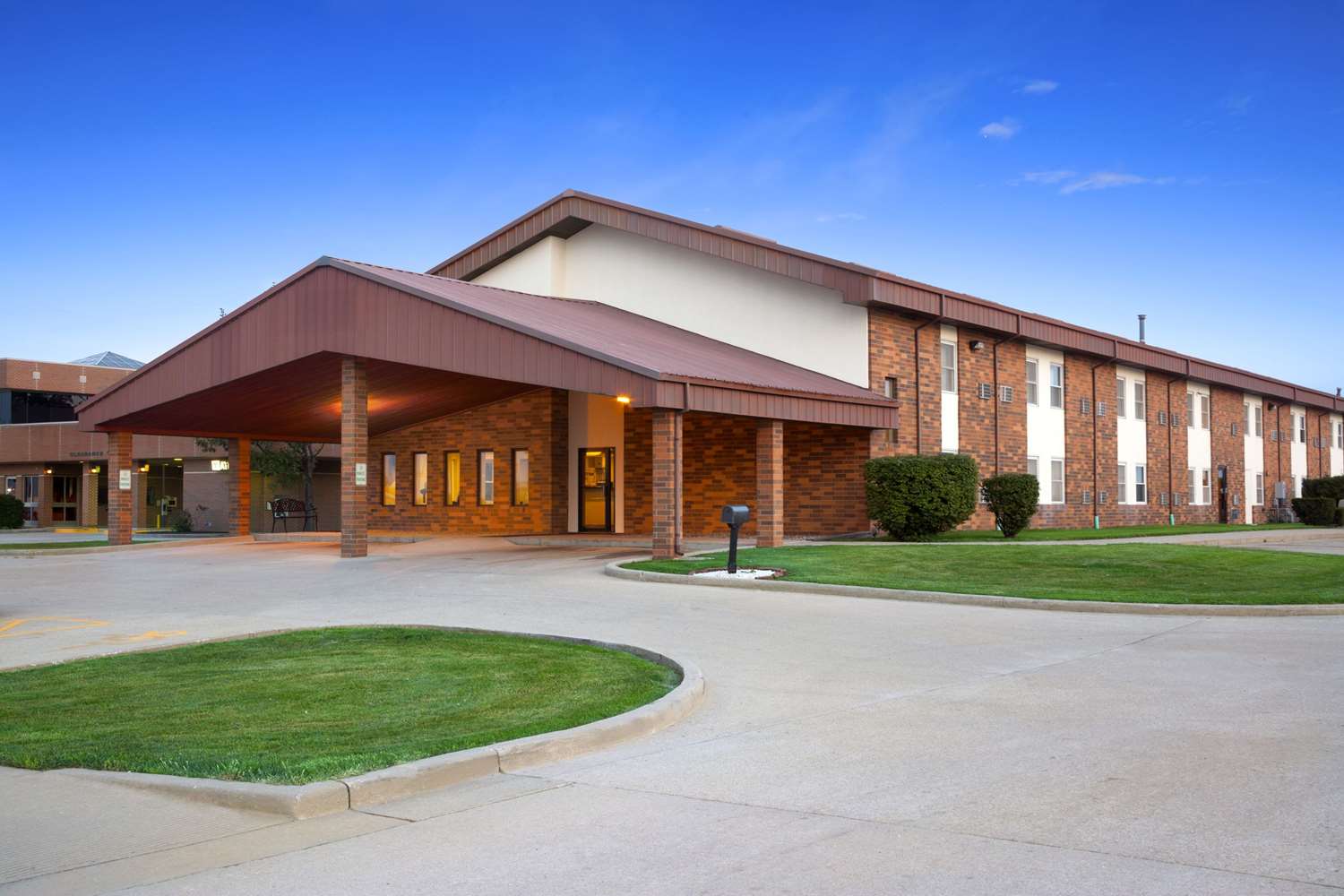 Super 8 By Wyndham Tuscola 2/8