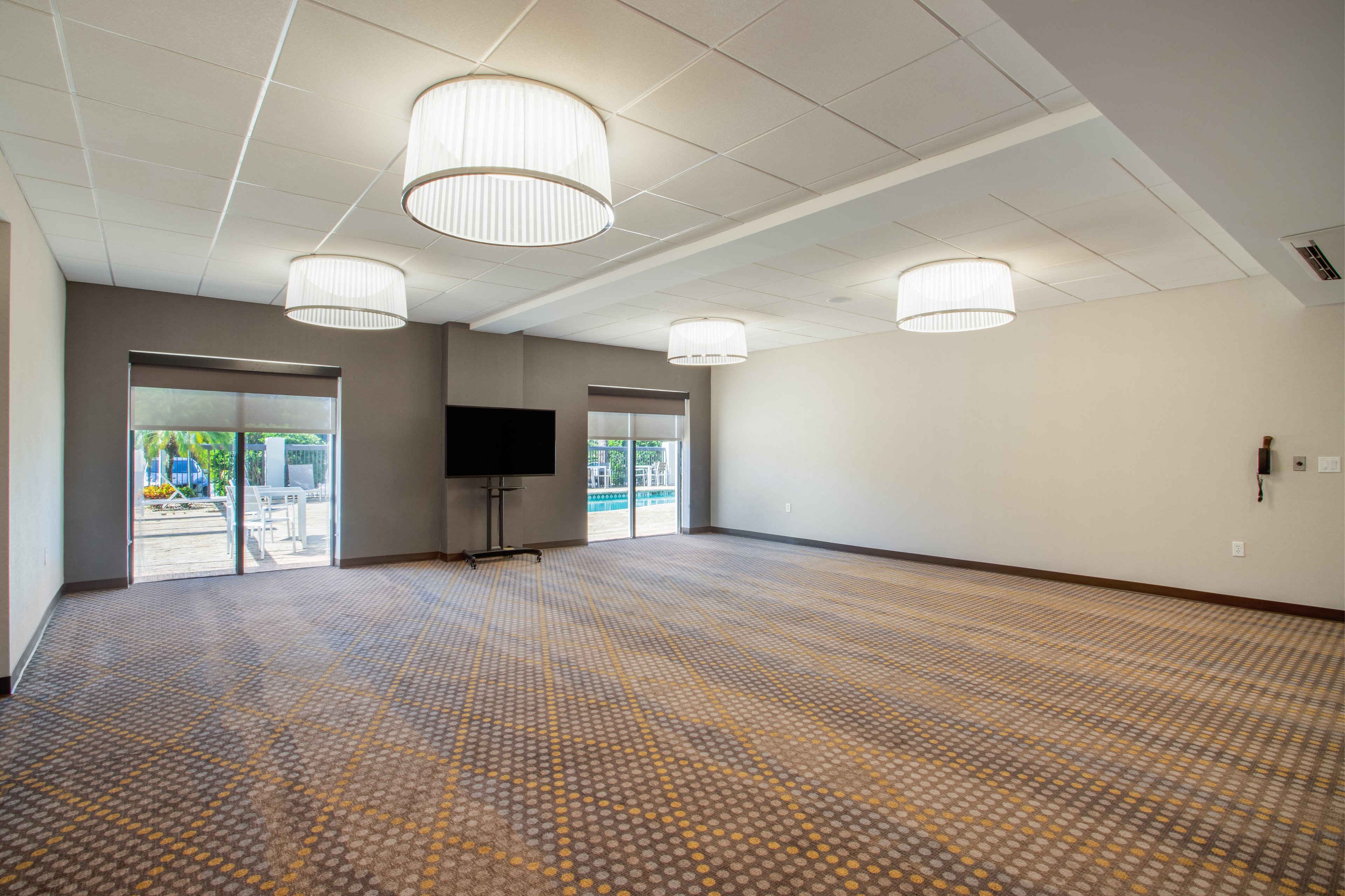 Holiday Inn Tampa North 34/41