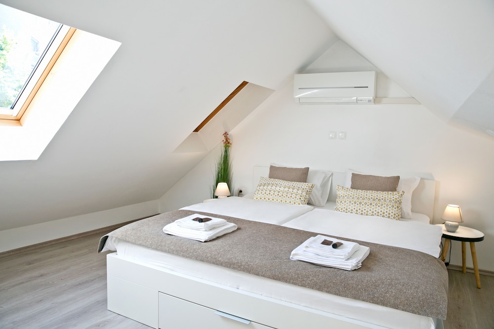 Apartments Hisa Pod Gradom 13/50