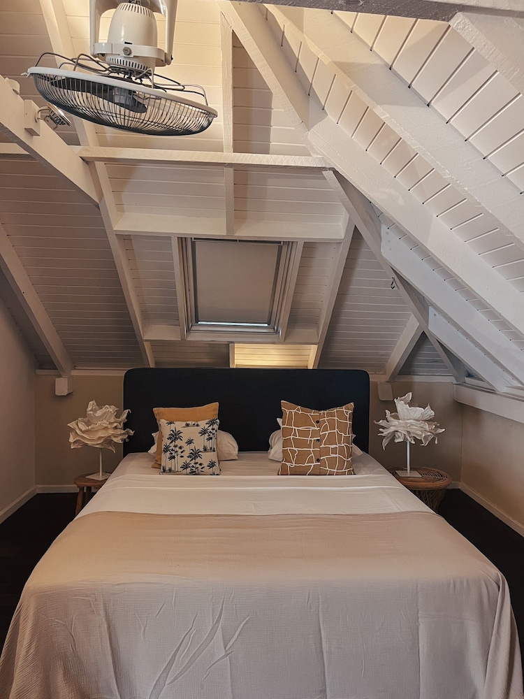 COMFORT, PARTIAL OCEAN VIEW