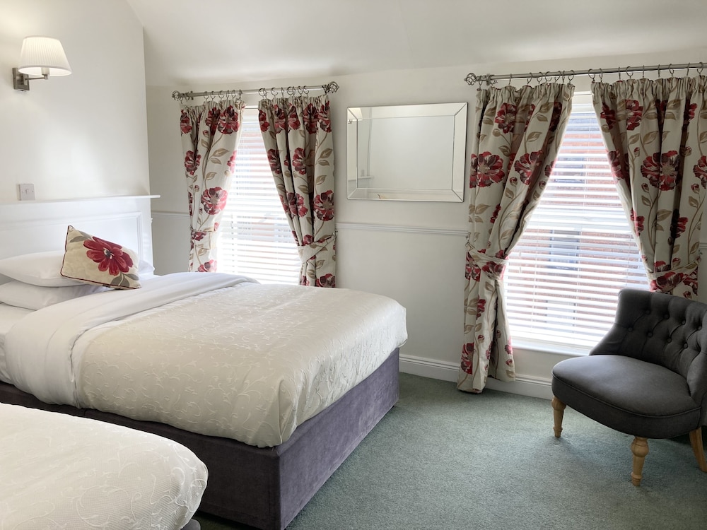 Dergvale Hotel 40/75