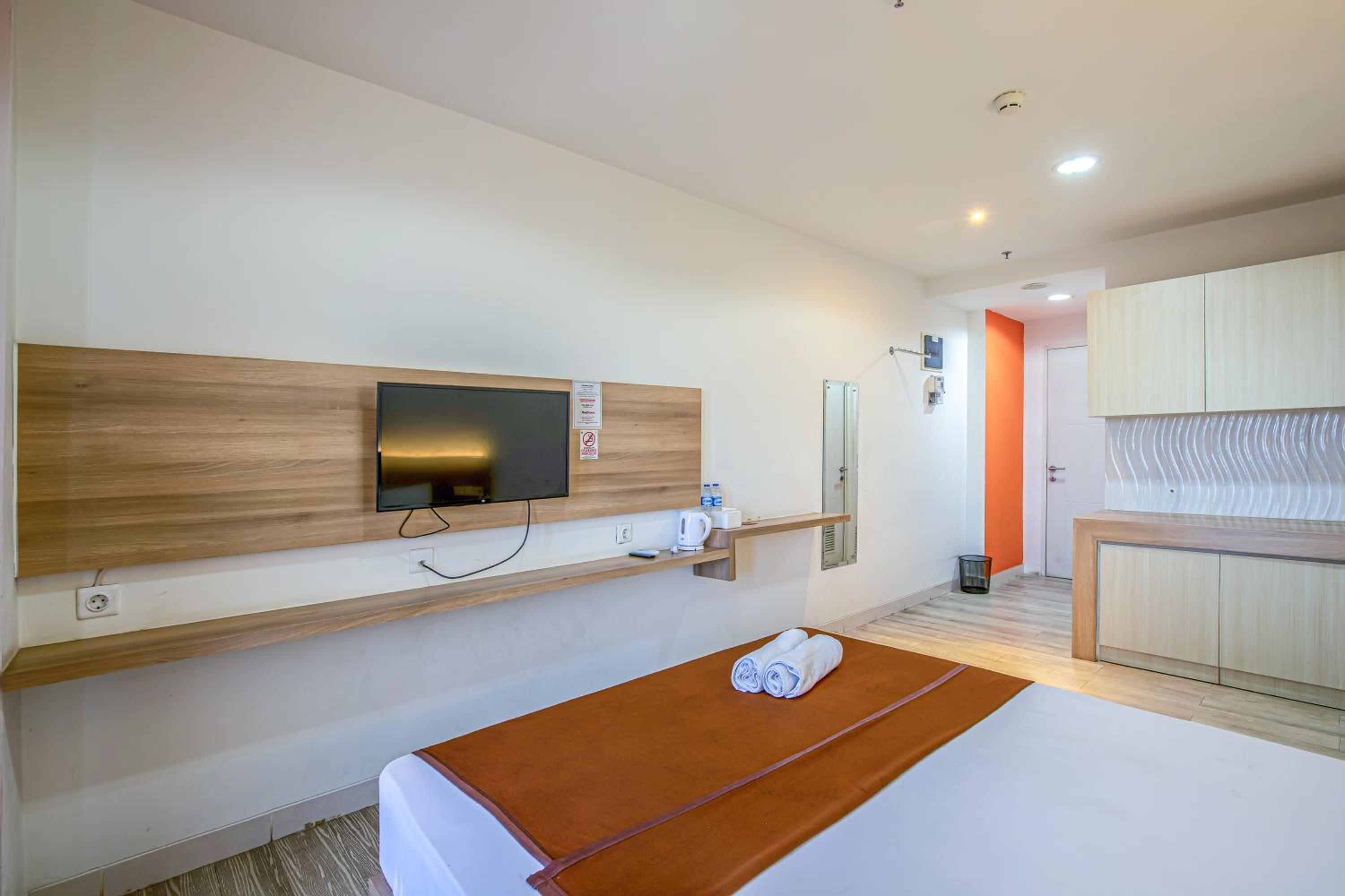 Skyland Sentul Tower Apartment 40/56