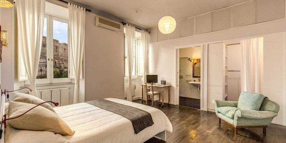 Colosseo view Suite 5/24