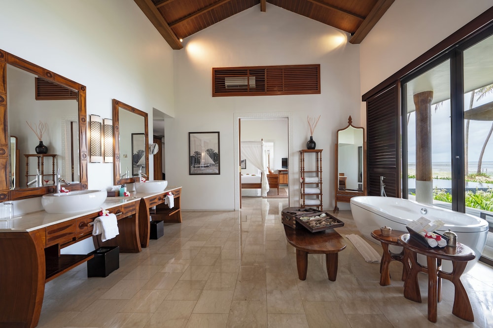 Presidential, Pool, Villa, King and Twin Beds