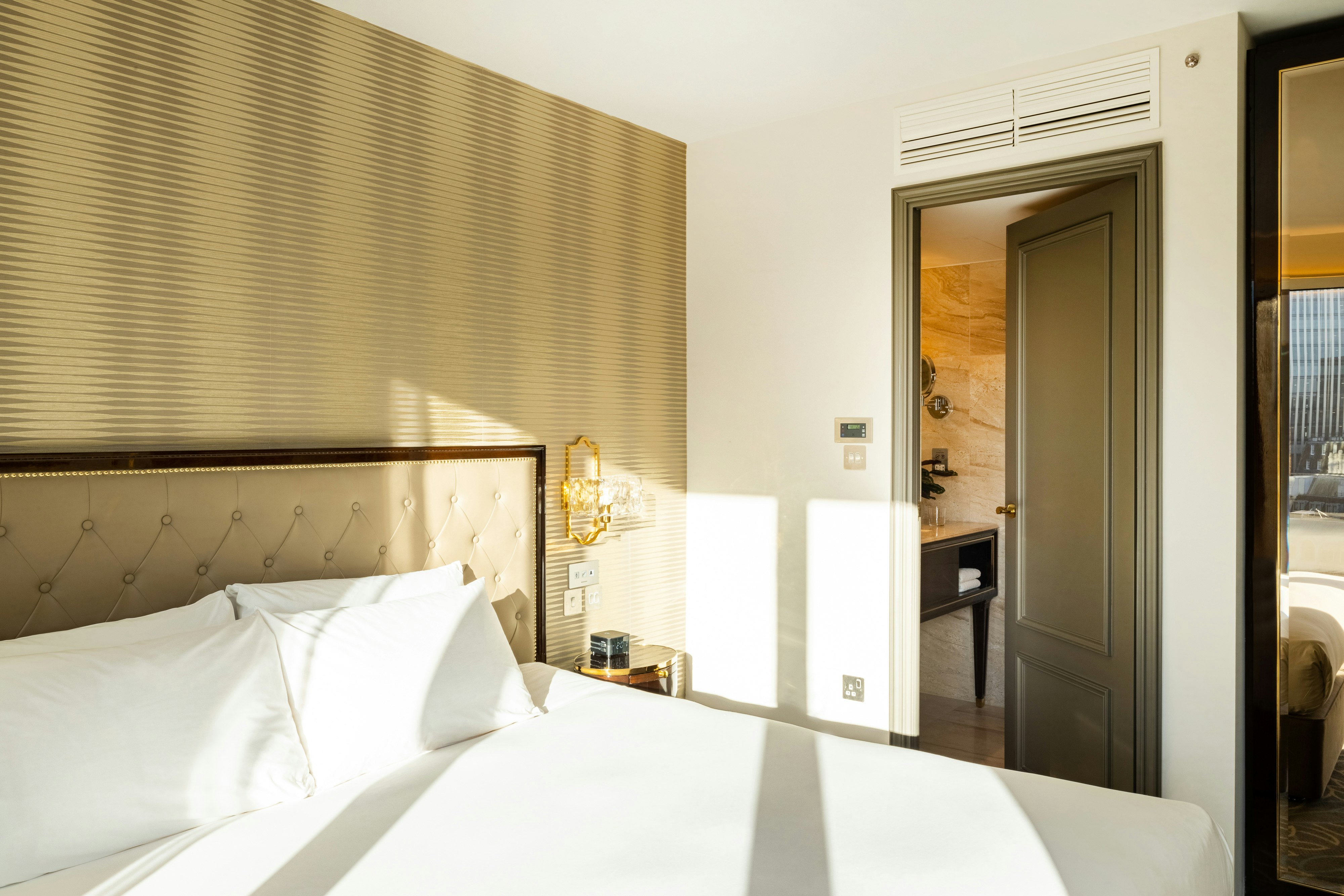 Leonardo Hotel London Aldgate - Formerly Hotel Saint 10/50
