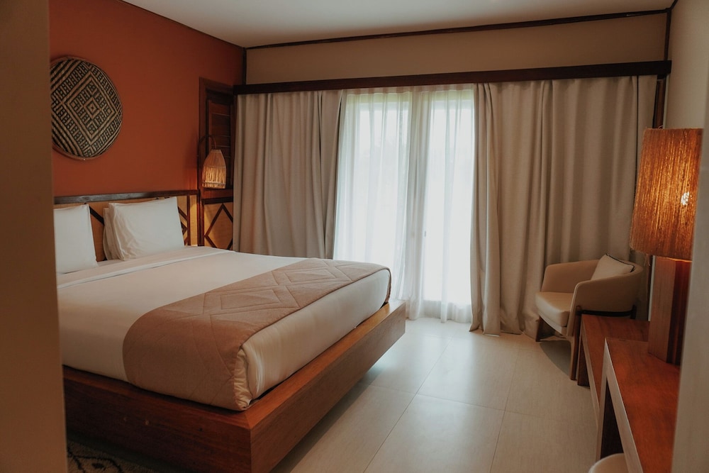Garden, Villa, King and Twin Beds