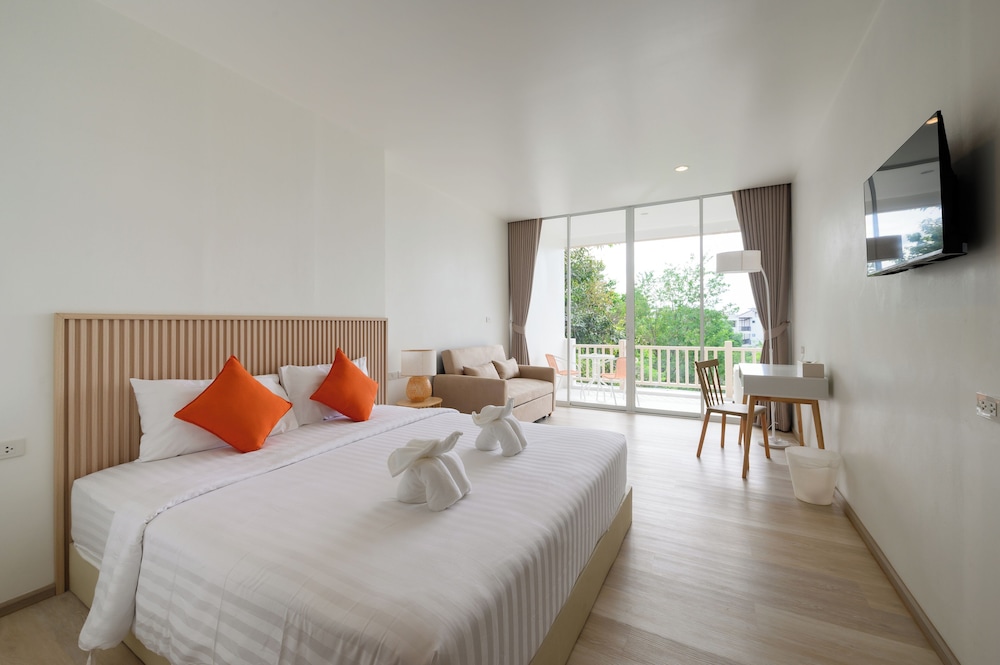 DELUXE, DOUBLE BED
