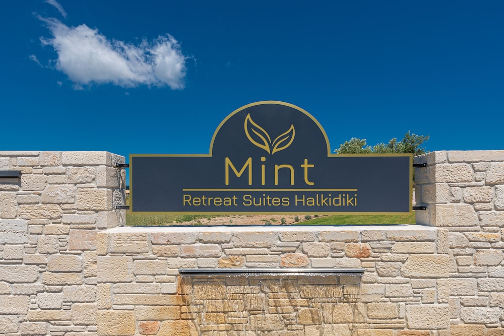 Mint Retreat Suites 33/42