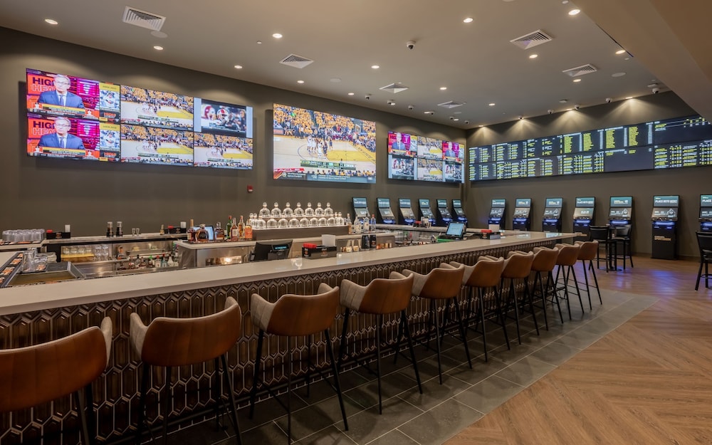 Horseshoe Bossier City - A Caesars Rewards Destination 50/67