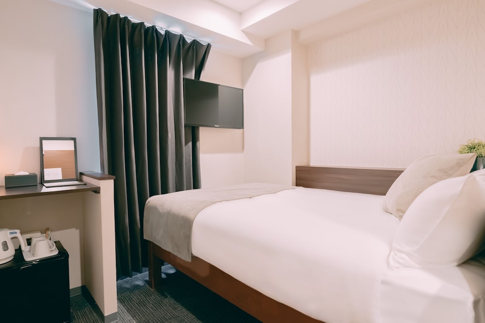 R Hotel Honmachi 7/17