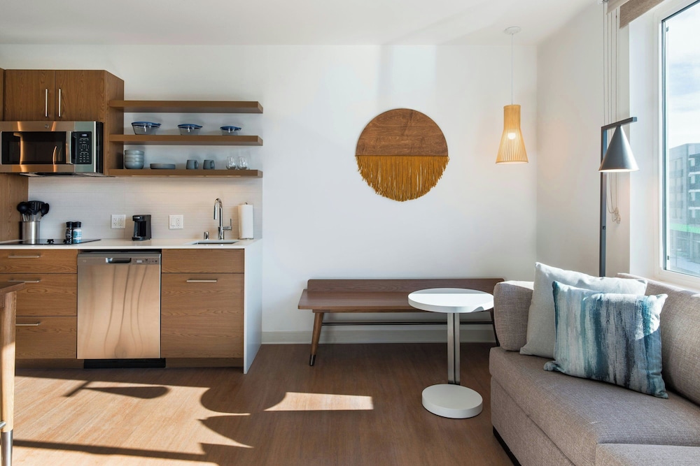 Element Reno Experience District 6/50