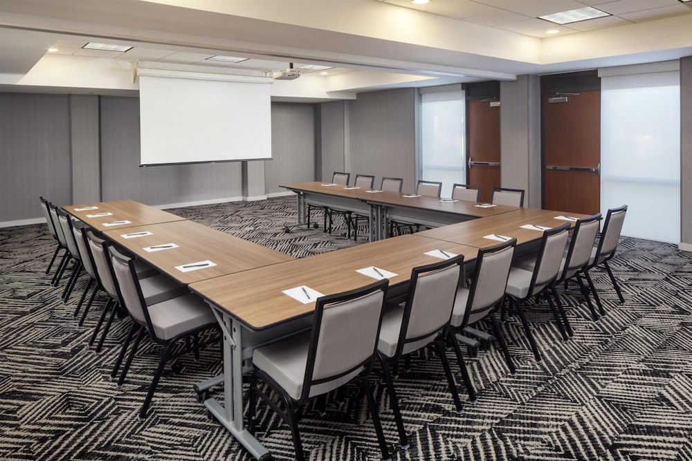 Hyatt Place Dublin/Pleasanton 65/77