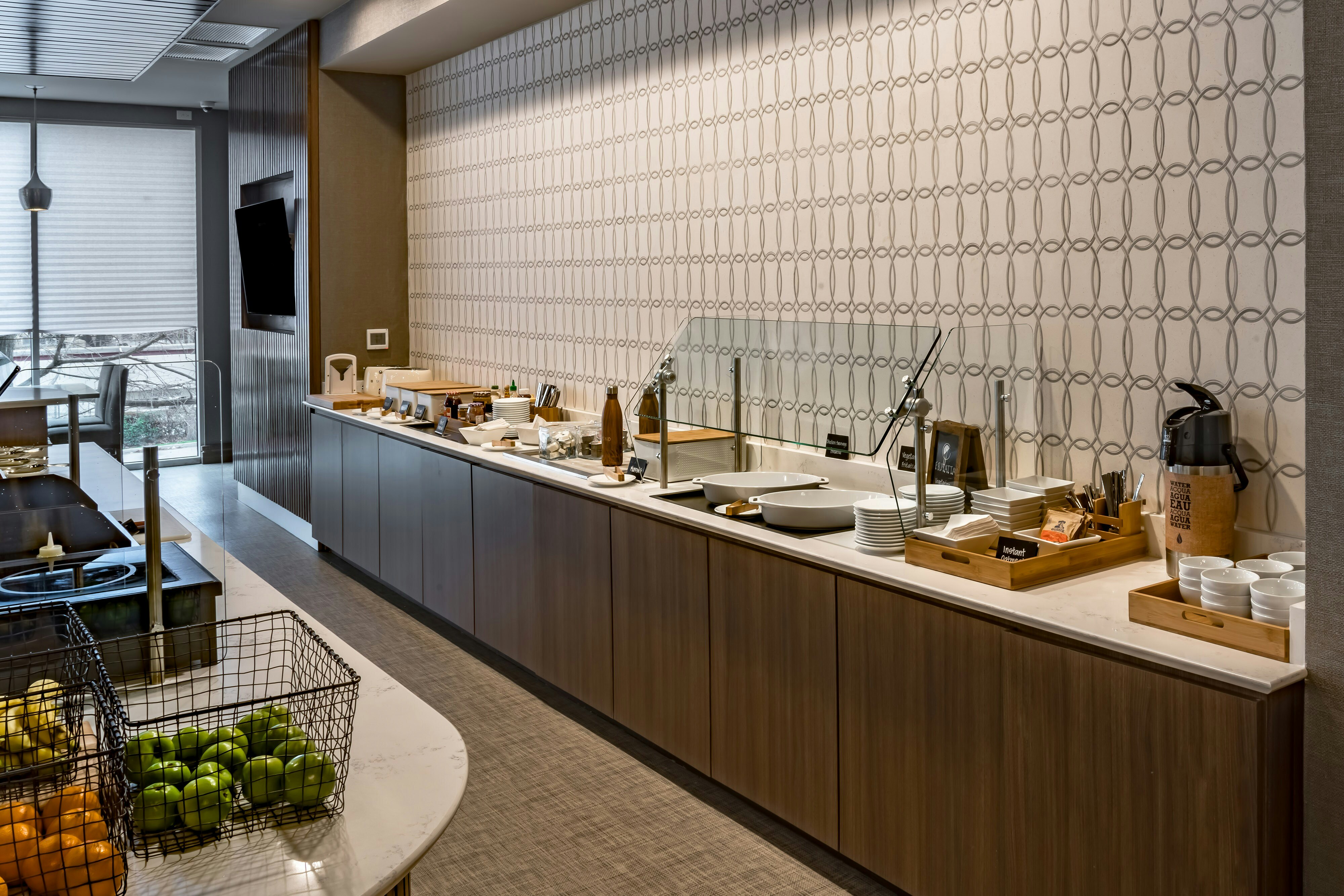 Element Dallas Downtown East 76/76