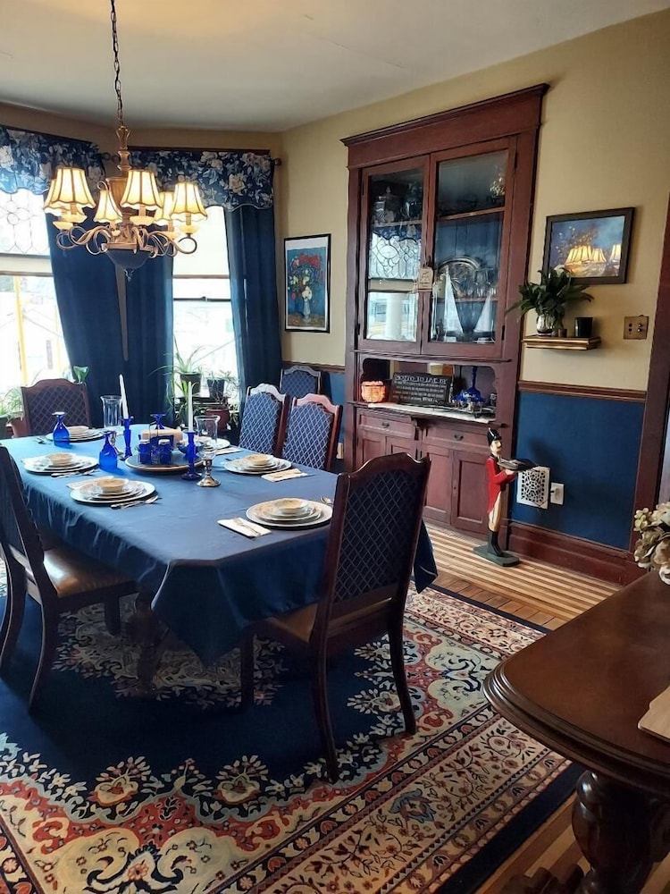 The Katherine Holle House 34/48
